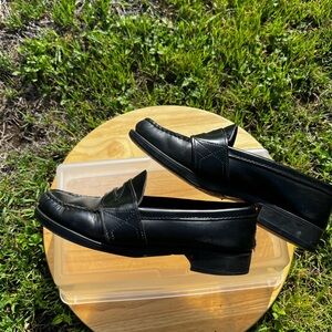 G.H. Bass & Co. Black “Weejun” Penny Loafers, Women’s 6